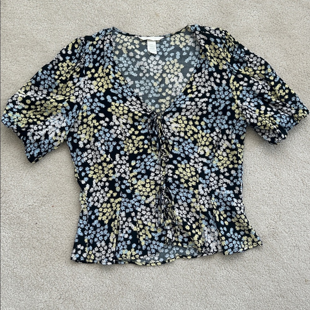 H&M Floral Patterned Top with puffed sleeves